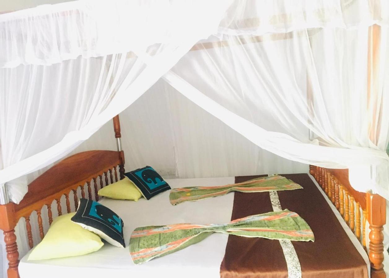 Sunrise Guest House & Restaurant Тангале Екстериор снимка