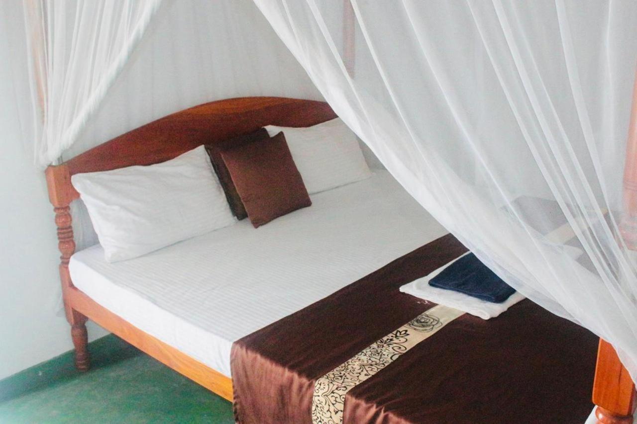Sunrise Guest House & Restaurant Тангале Екстериор снимка