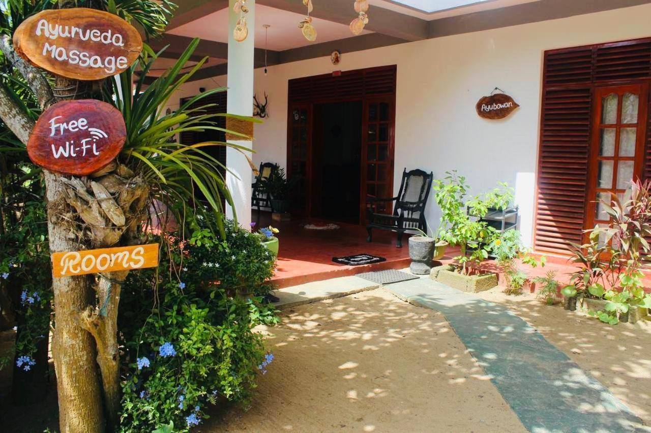 Sunrise Guest House & Restaurant Тангале Екстериор снимка