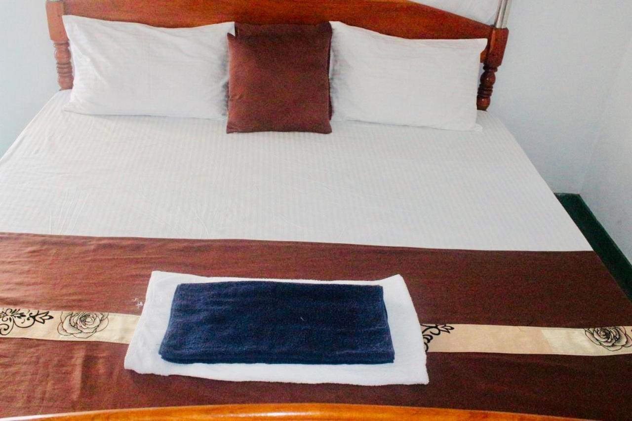 Sunrise Guest House & Restaurant Тангале Екстериор снимка
