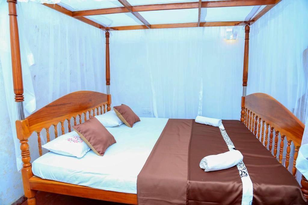 Sunrise Guest House & Restaurant Тангале Екстериор снимка