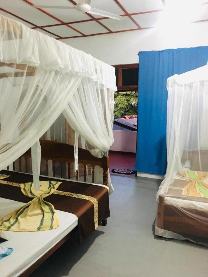 Sunrise Guest House & Restaurant Тангале Екстериор снимка