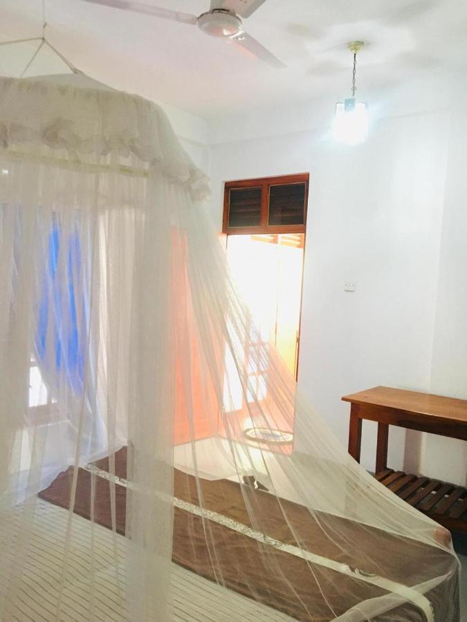 Sunrise Guest House & Restaurant Тангале Екстериор снимка