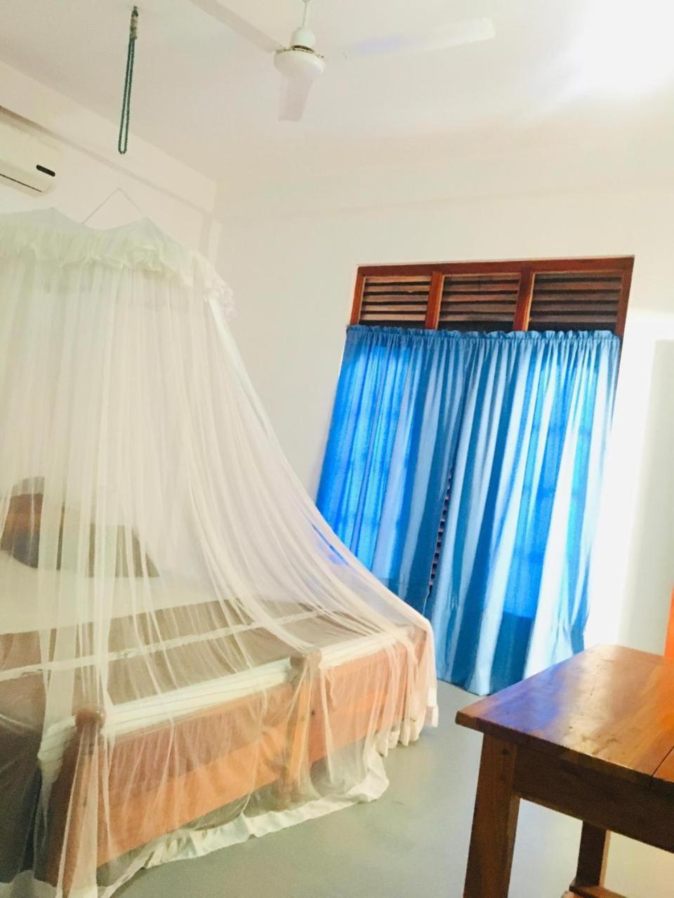 Sunrise Guest House & Restaurant Тангале Екстериор снимка
