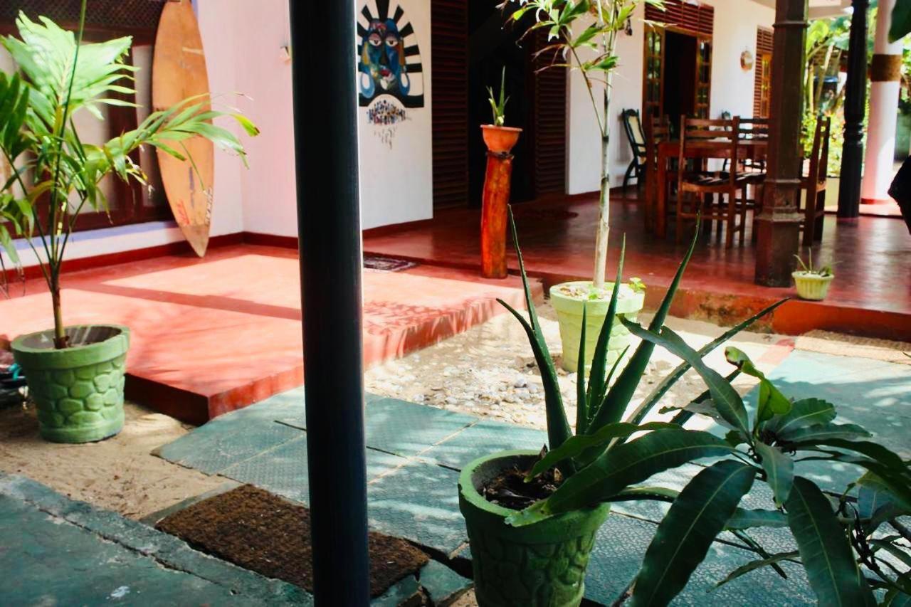 Sunrise Guest House & Restaurant Тангале Екстериор снимка